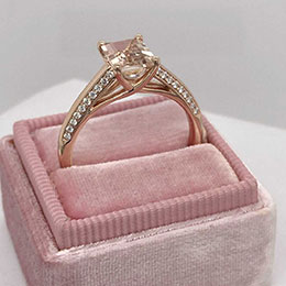 rosegold and diamond ring in velvet box