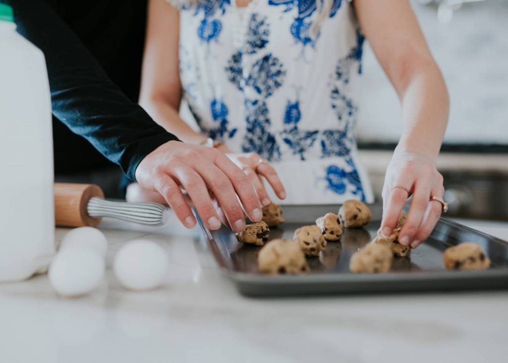 baking valentine's day date night