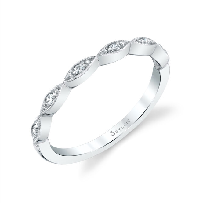 profile image of a unique oval engagement ring by Sylvie