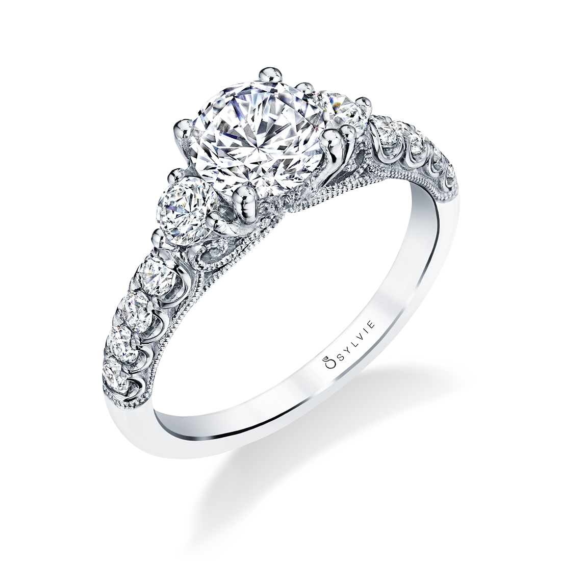 Three stone engagement ring with round diamonds in white gold - Lara