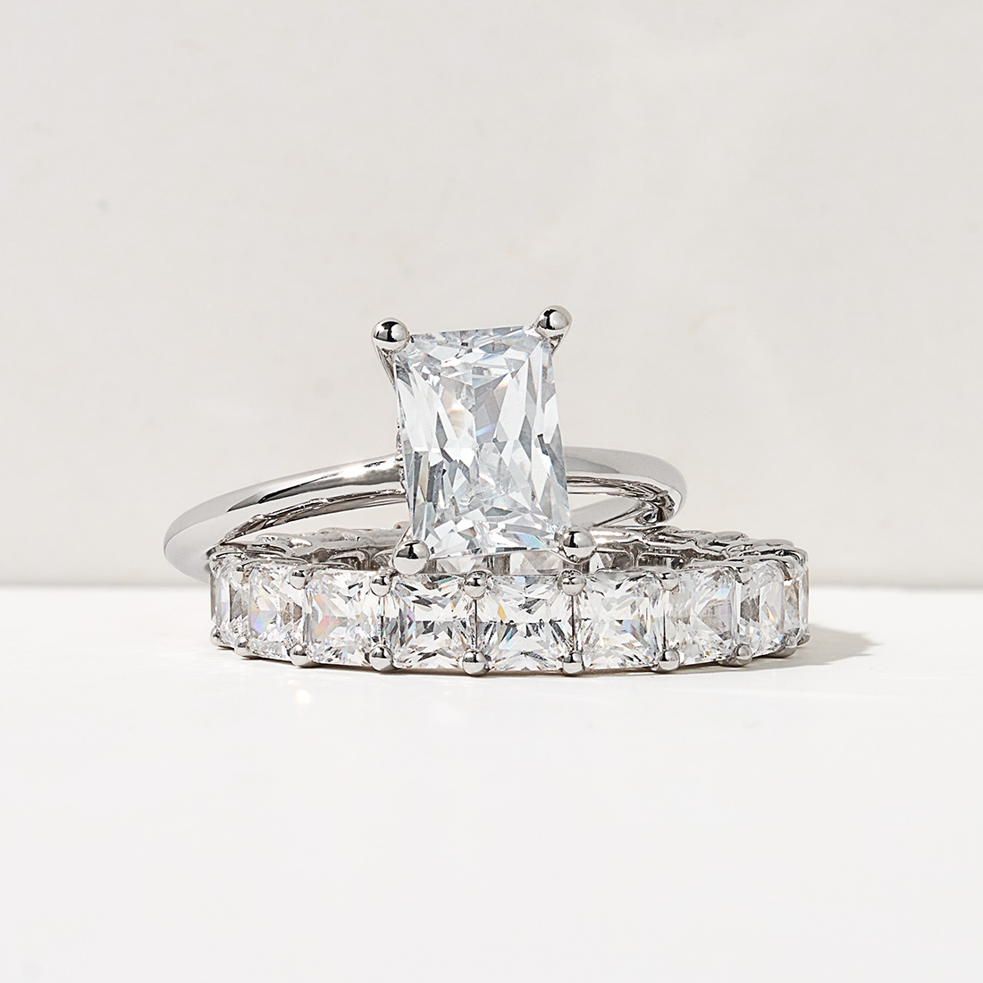 2 carats radiant cut solitaire engagement ring