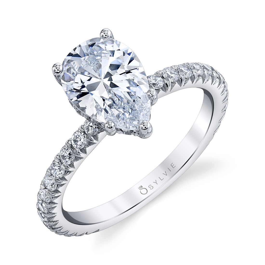 a guide to 2 carat diamond engagement rings