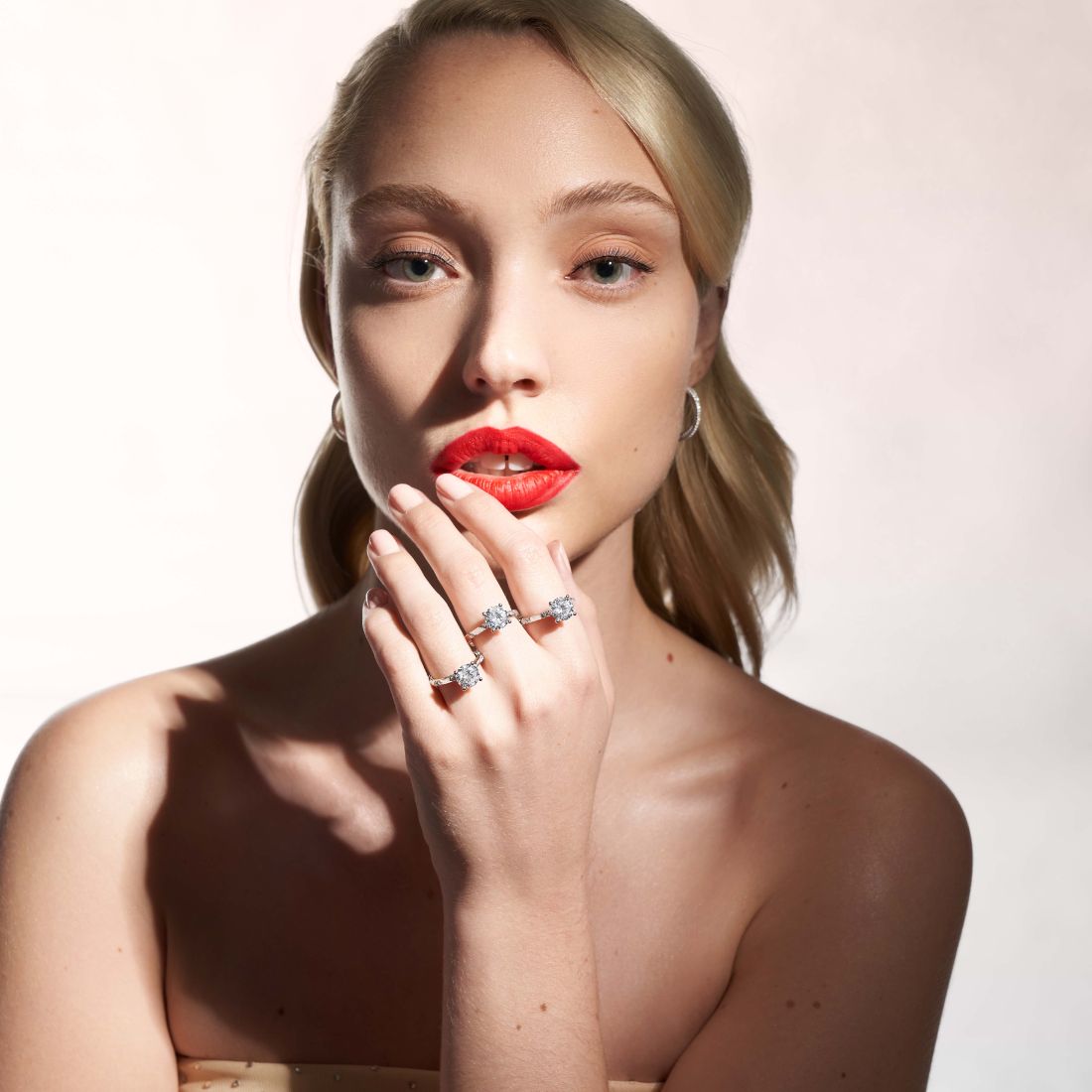 a guide to 2 carat diamond engagement rings