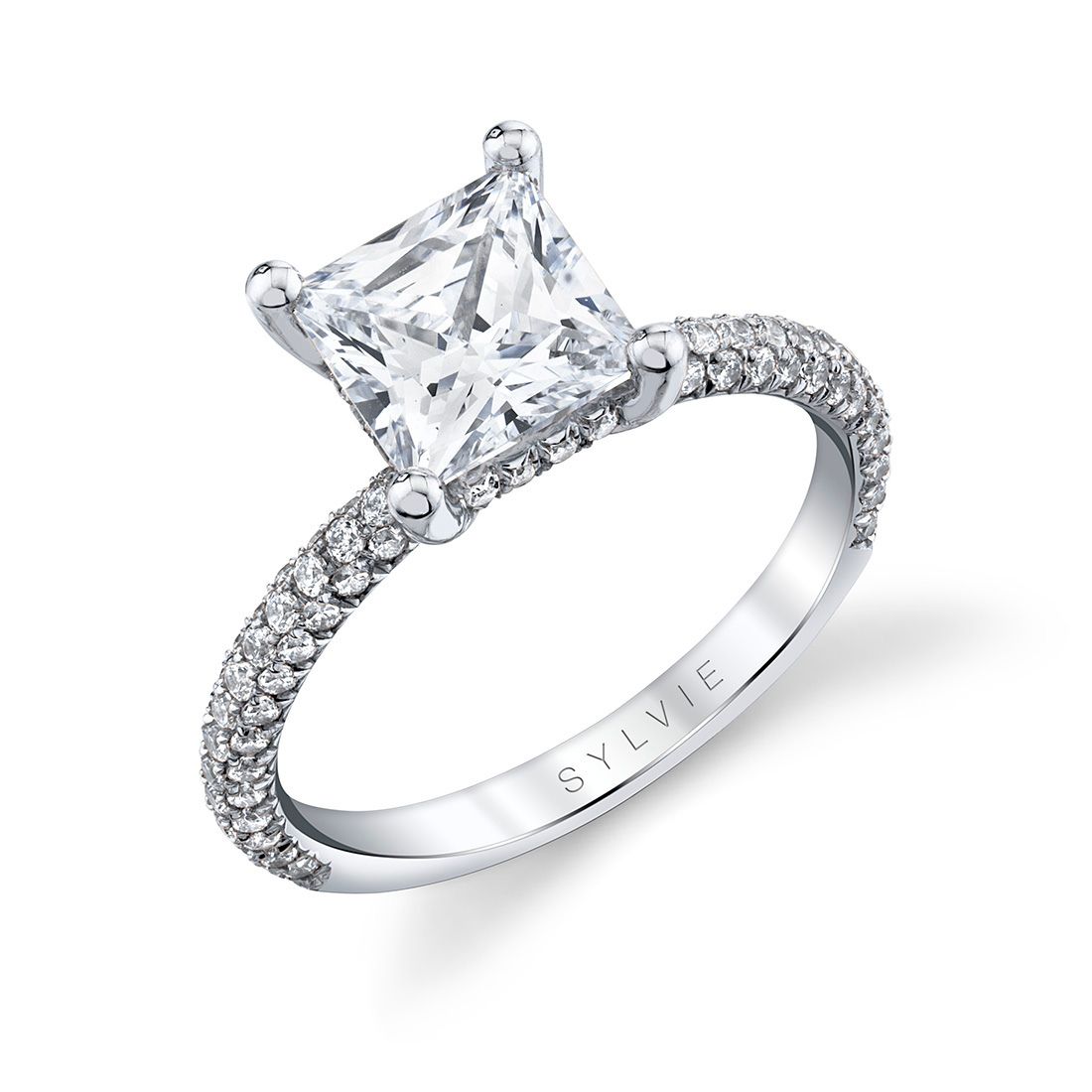 a guide to 2 carat diamond engagement rings