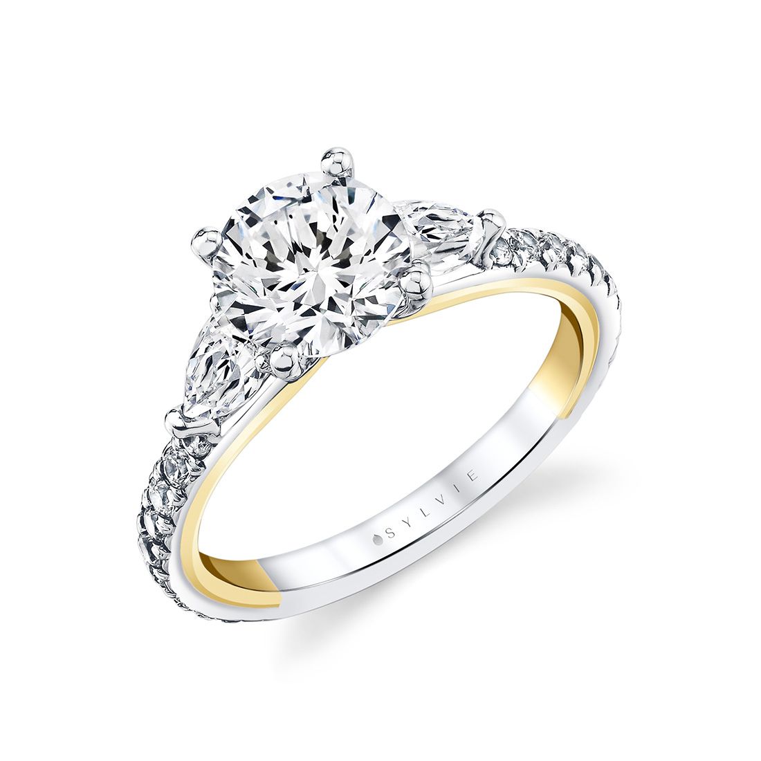 a guide to 2 carat diamond engagement rings