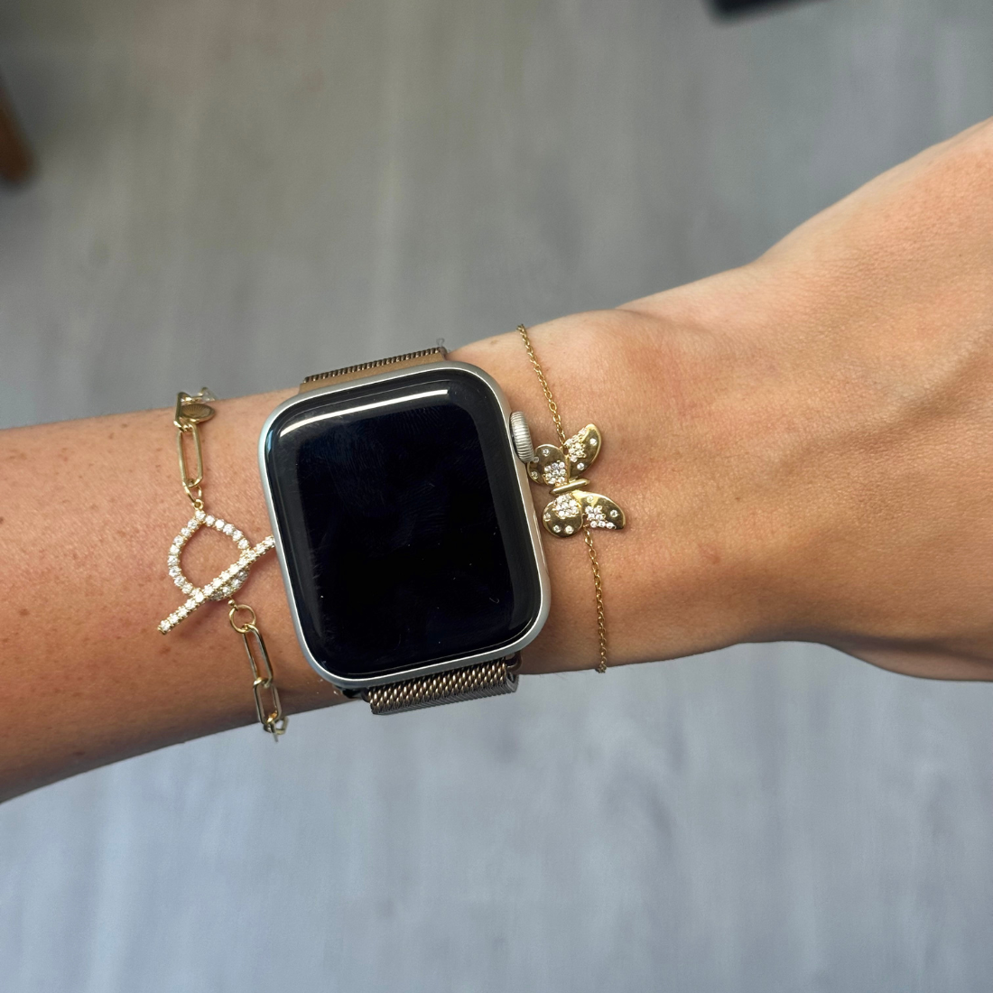 how to stack bracelets with apple watch 8