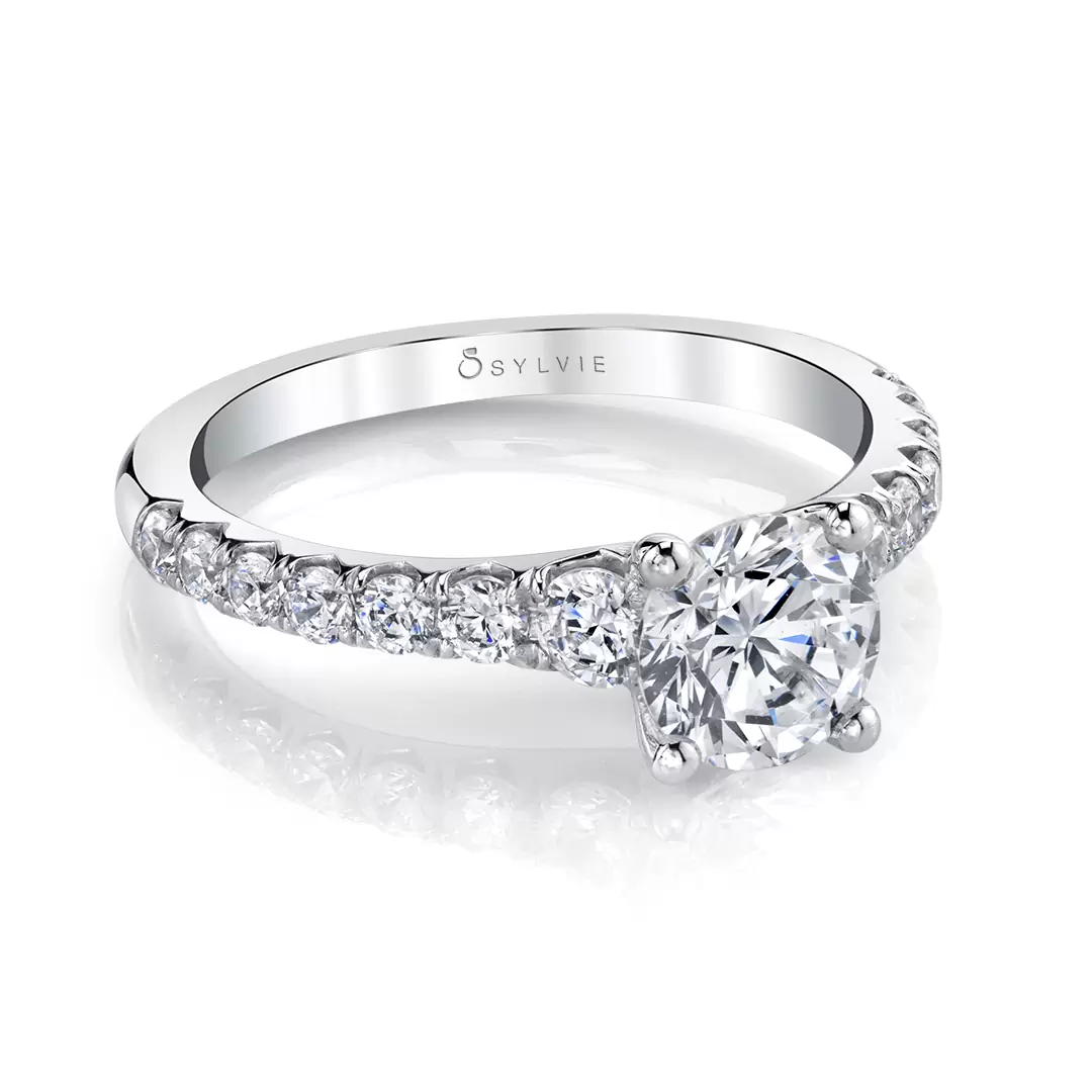 White Gold Round Cut Classic Engagement Ring - Veronique