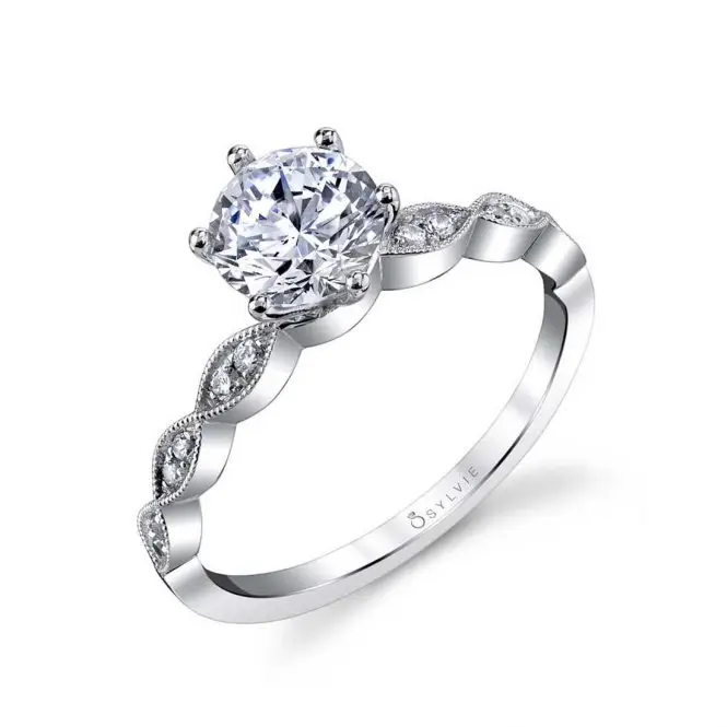 Round Cut Classic Engagement Ring