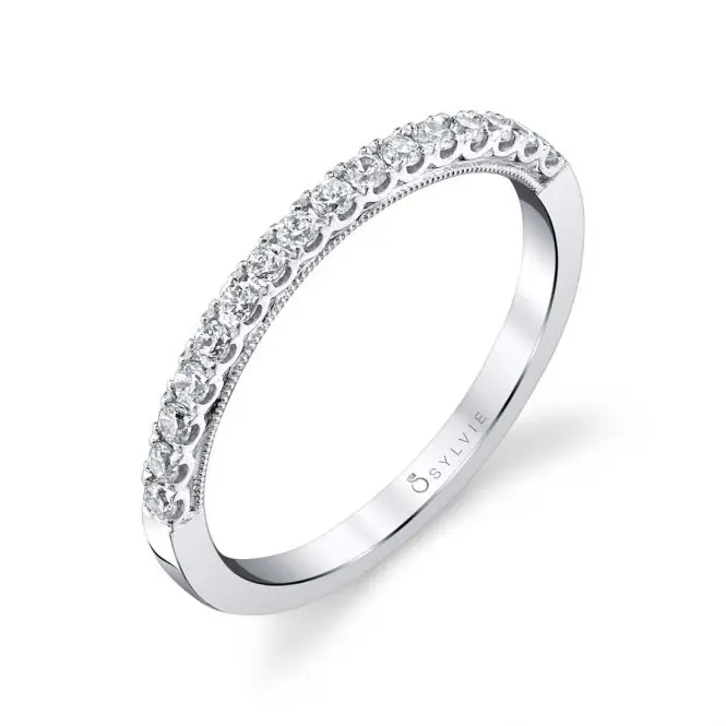 Round Cut Classic Engagement Ring - Clara