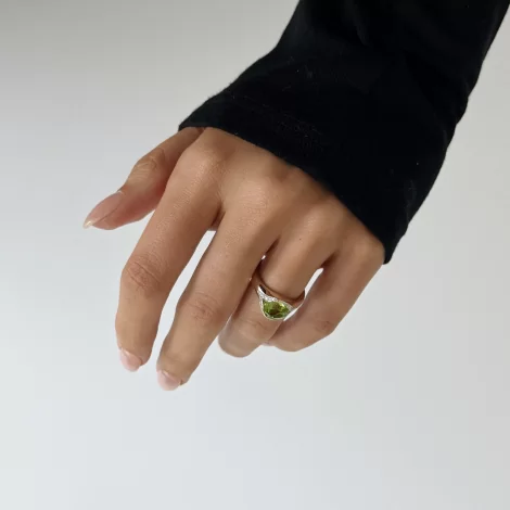 Gemstone vs Diamond Engagement Rings 1 gemstone vs diamond engagement ring 1