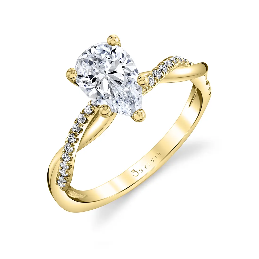 pear shaped engagement ring 
