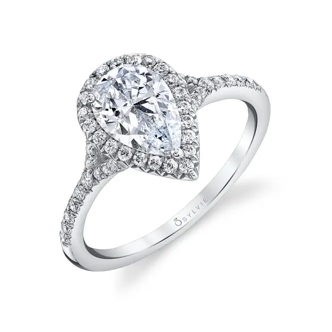 Oval Engagement Ring with Halo 