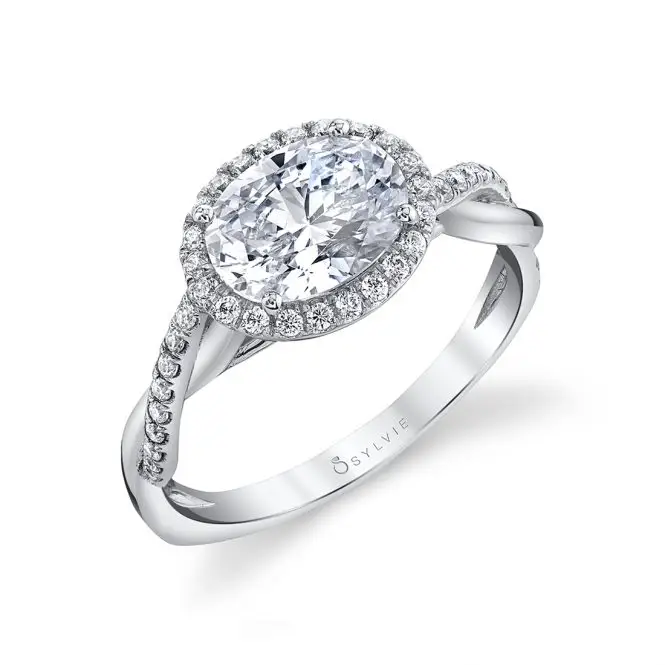 18K White Gold Diamond Engagement Ring with Horizontal Oval Diamond Center
