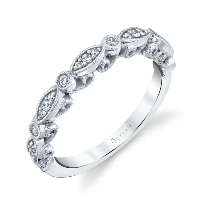 Round Cut Vintage Engagement Ring - Mathilde