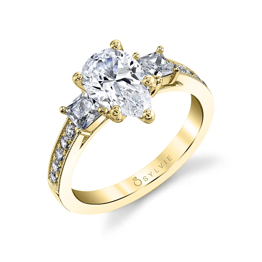 pear shaped engagement ring