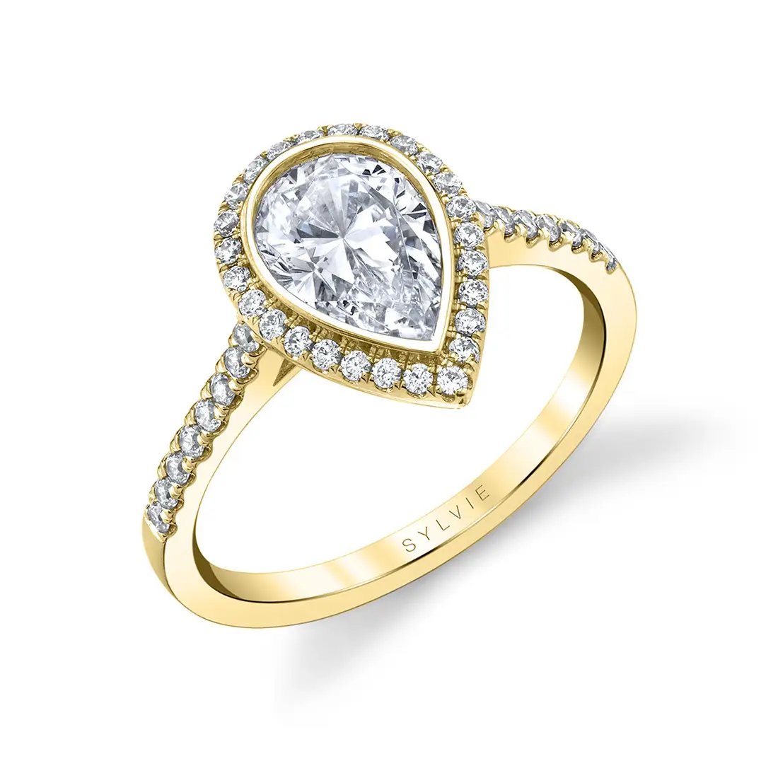 In Praise of Yellow Gold Pear Shaped Engagement Rings