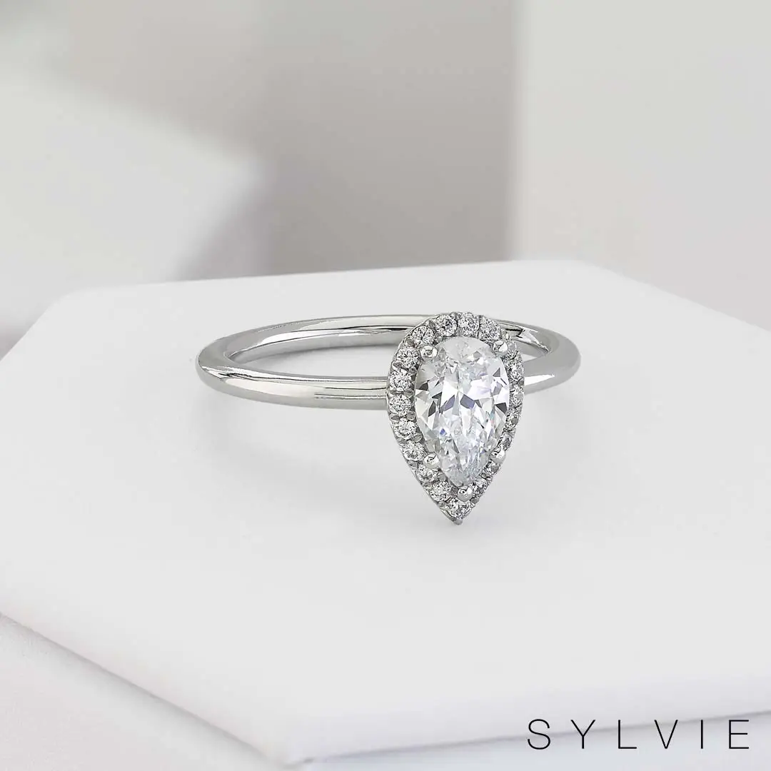 pear shaped engagement ring with halo