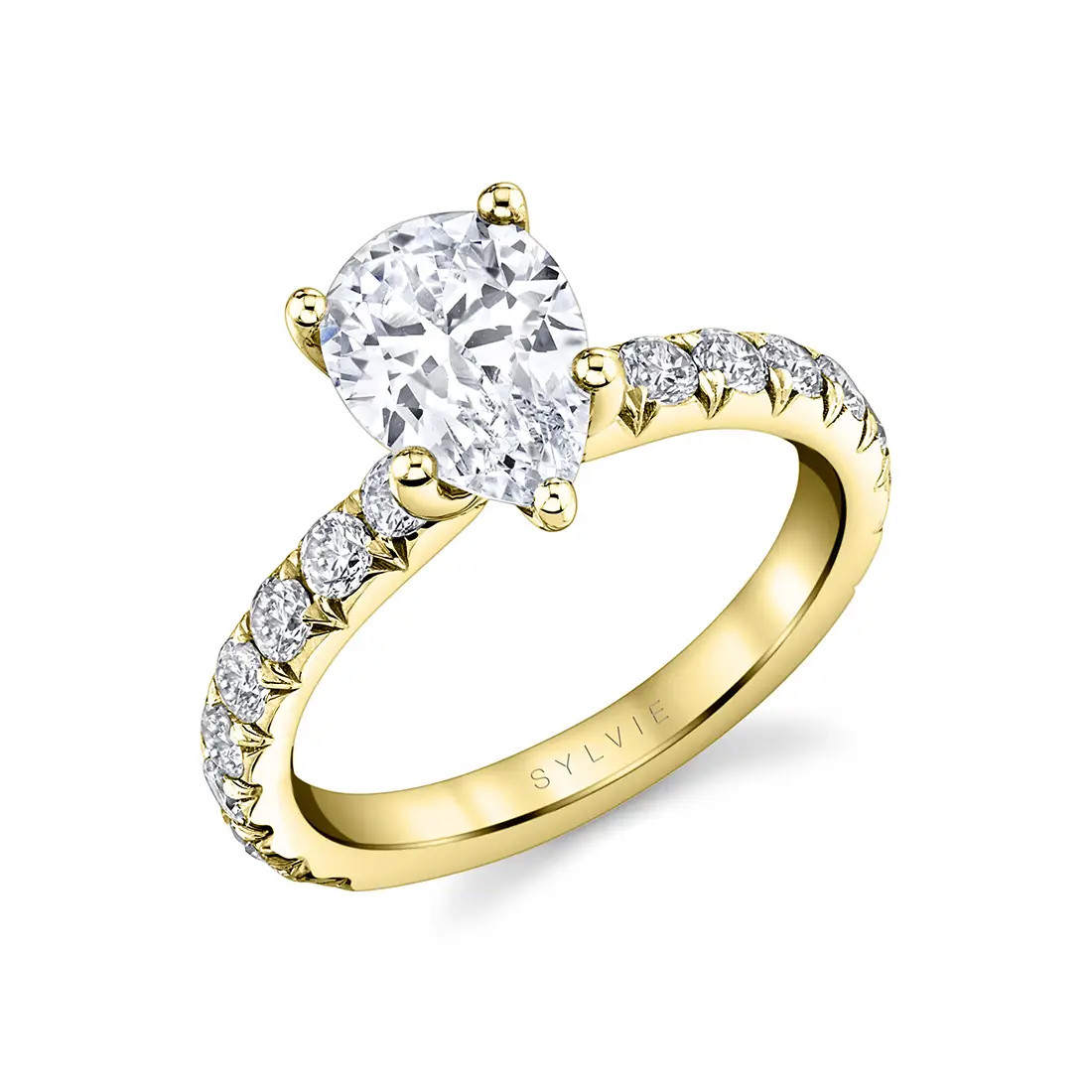 pear cut diamond ring in yellow gold