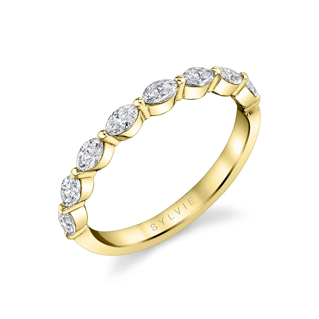 single prong wedding band in yellow gold