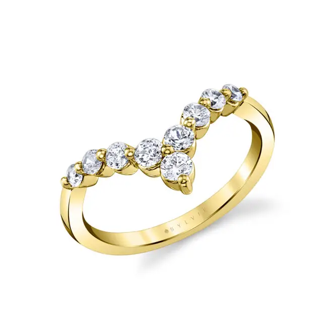 round diamond chevron wedding band in yellow gold