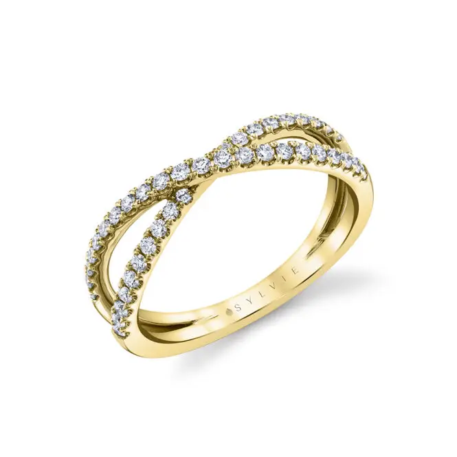 classic crossover wedding ring in yellow gold