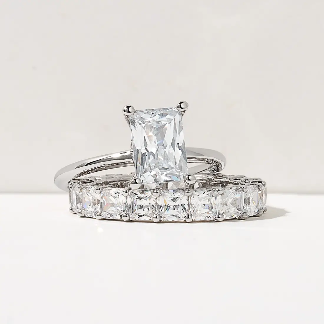 2 carats radiant cut solitaire engagement ring
