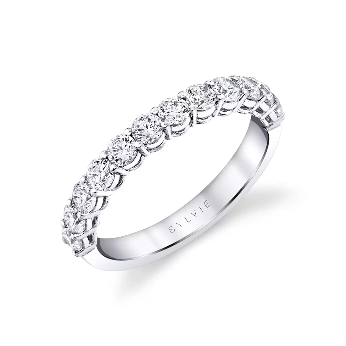 white gold round shaped wedding ring