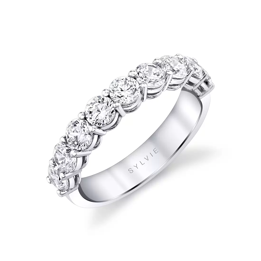 white gold round shaped wedding ring b106-135