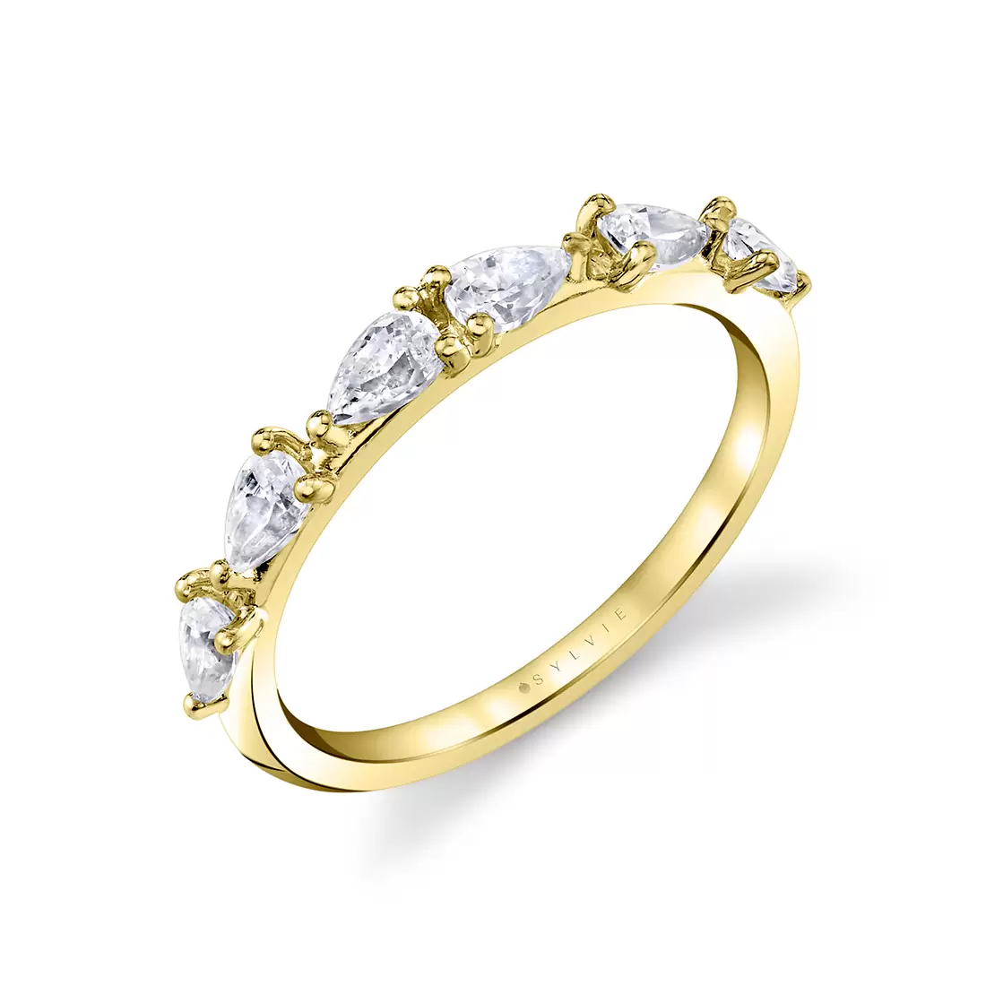Yellow gold, pear-shaped diamond wedding ring