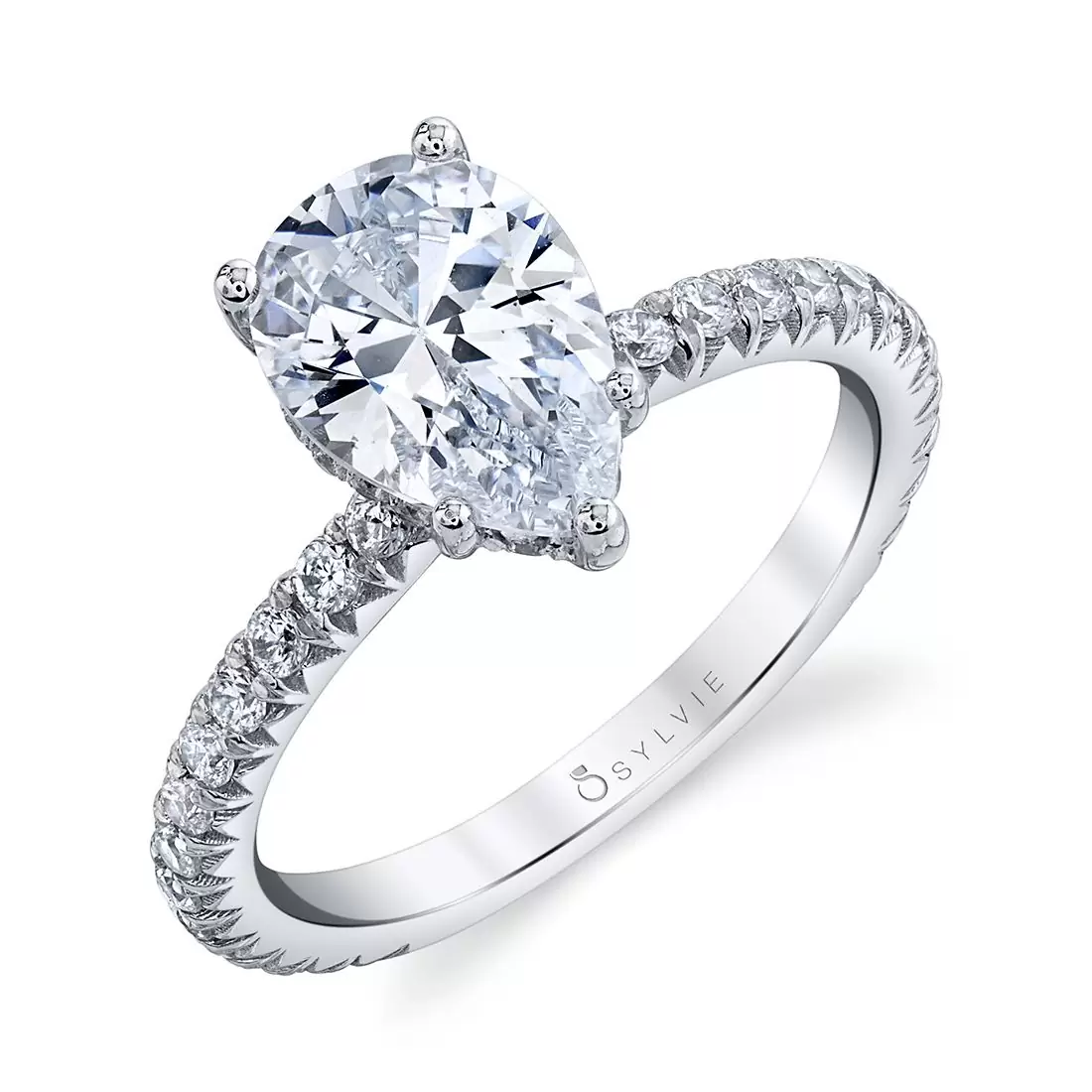 a guide to 2 carat diamond engagement rings