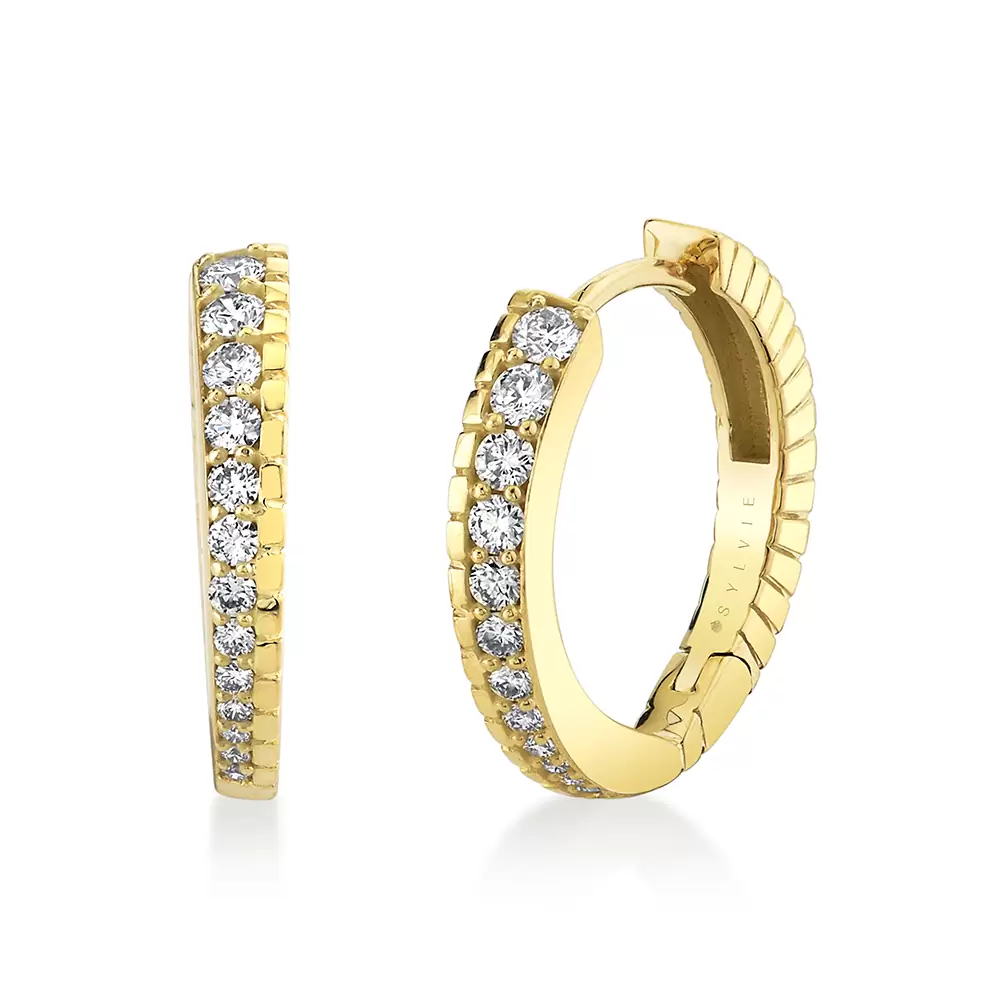 Line hoop earrings top