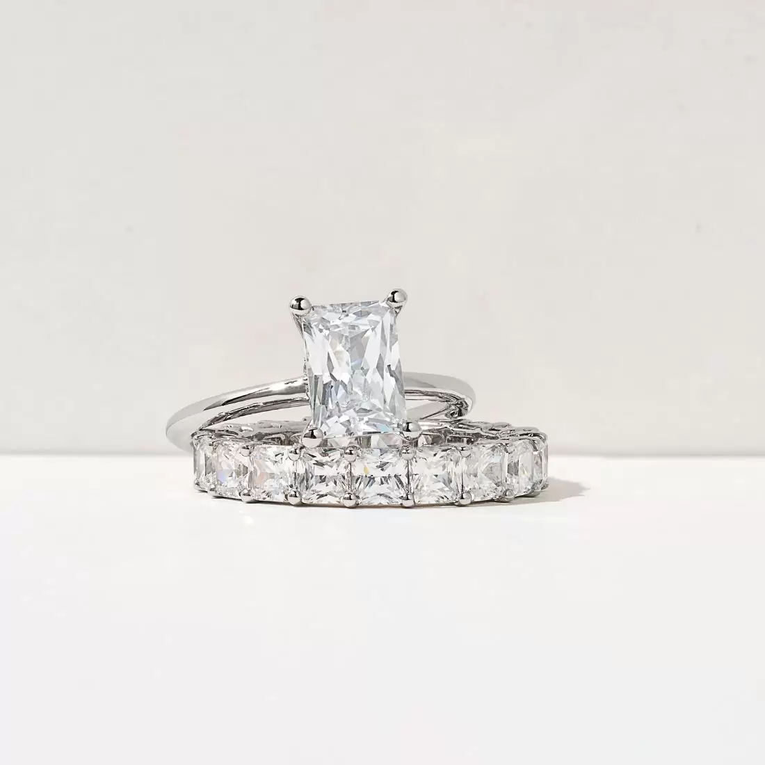what kind of band should i wear with a solitaire engagement ring setting 17