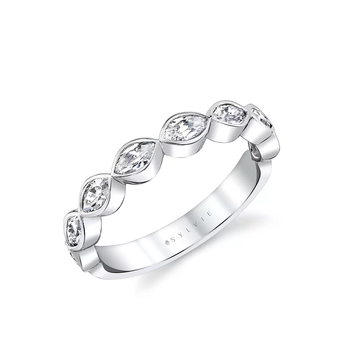 what kind of band should i wear with a solitaire engagement ring setting 5