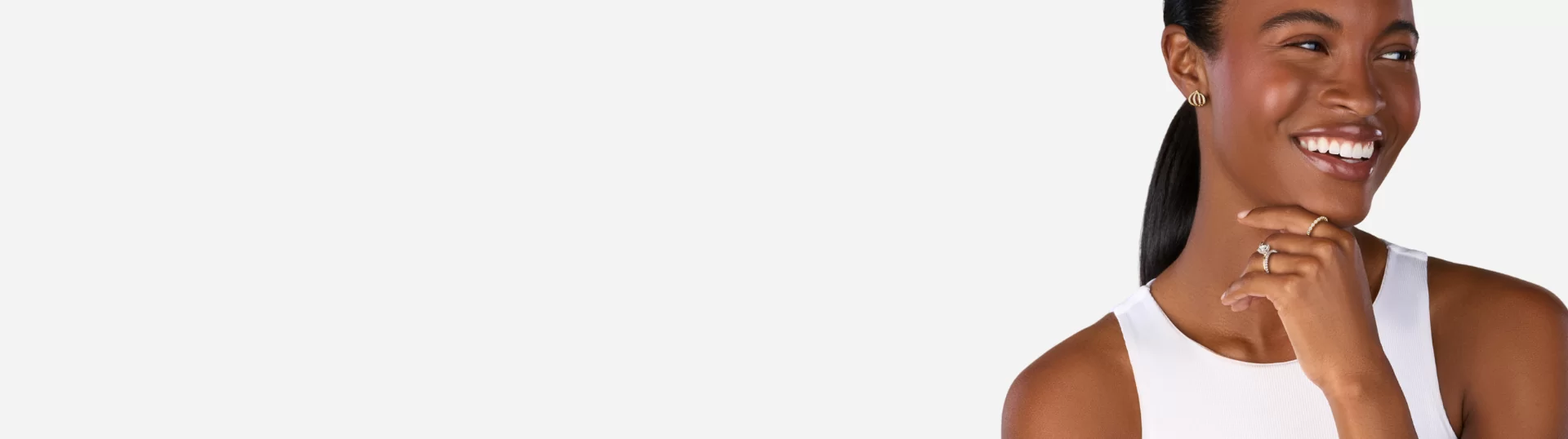 Round Solitaire Engagement Rings Top Web Banner (Desktop)