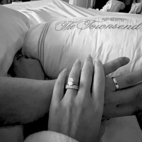 How to Stack an Oval Engagement Ring 1 how to stack oval engagement ring 1